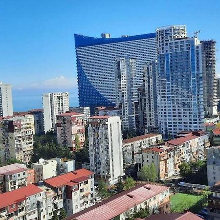 Апартаменты Lilia Батуми Экстерьер фото